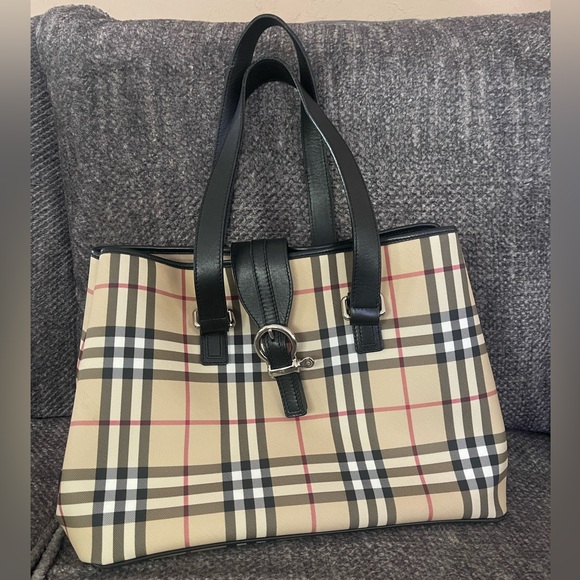 Authentic Burberry Nova Check Women's Bag - Picture 1 of 13